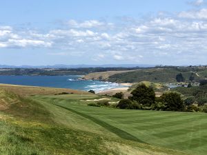 Kauri Cliffs 4th Approach Shot